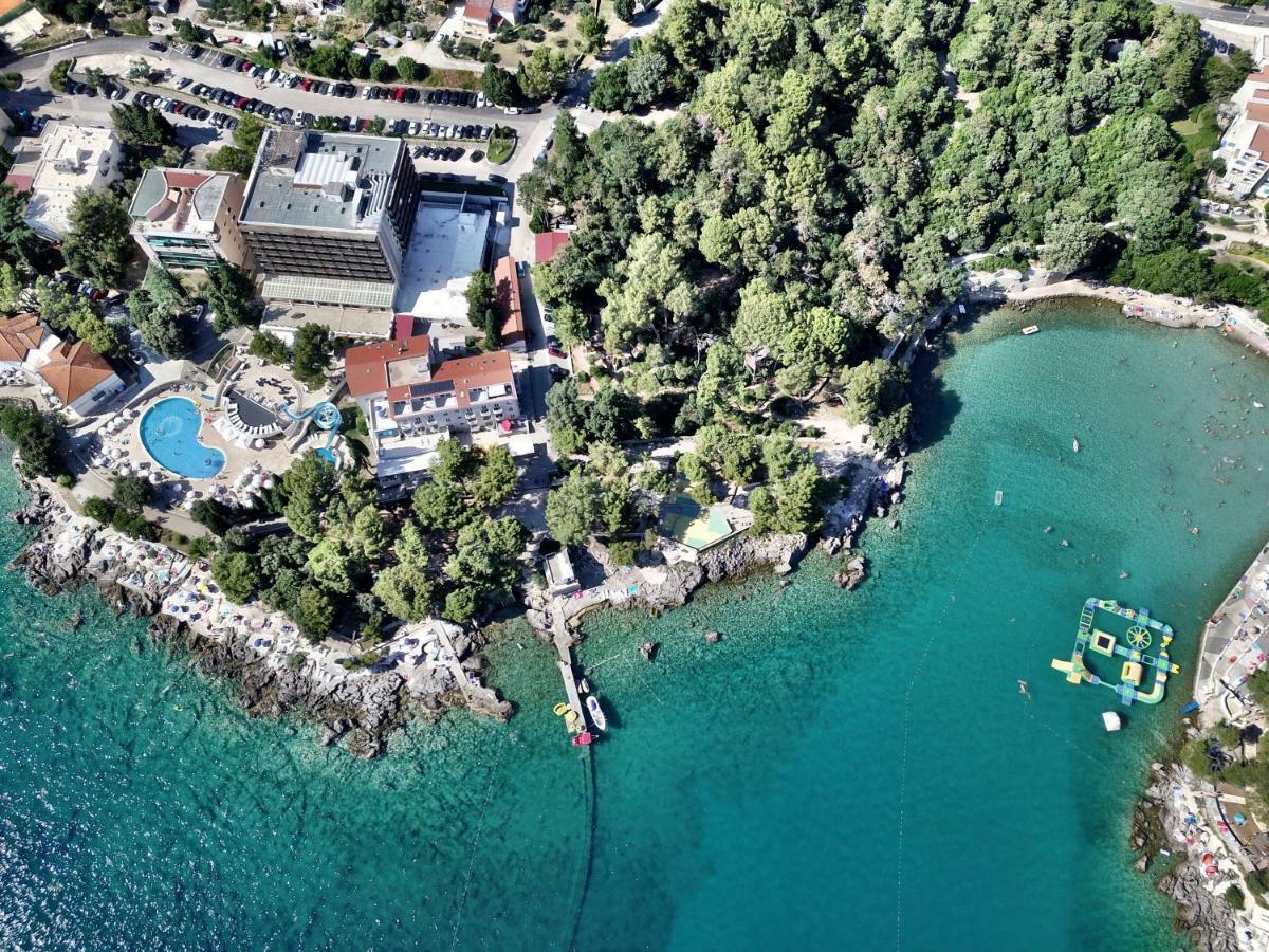 Sesar Apartments Krk - No. 1 Iva Krk Town Bagian luar foto