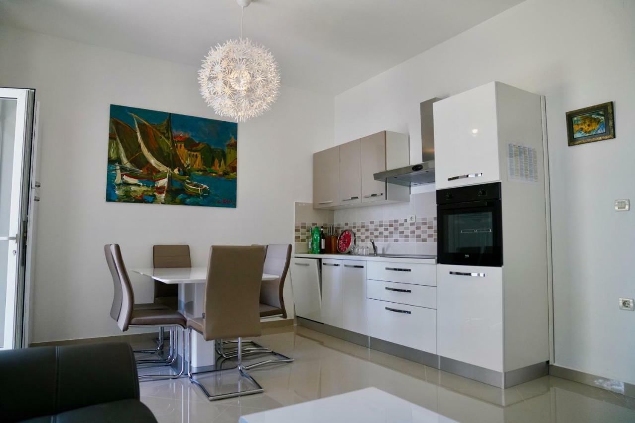 Sesar Apartments Krk - No. 1 Iva Krk Town Bagian luar foto